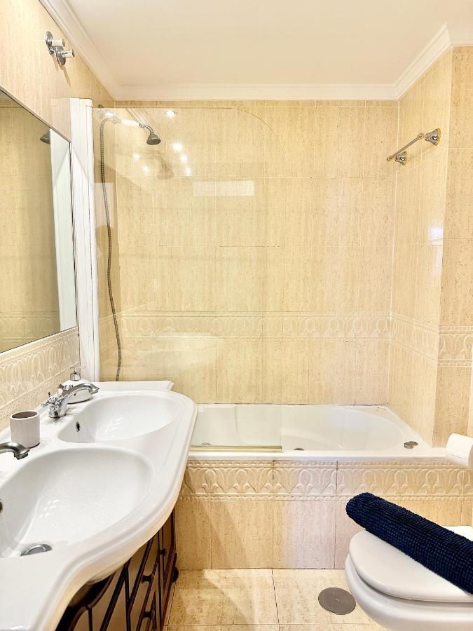 Family Home Near The Beach - Eaw Homes ماربيا المظهر الخارجي الصورة
